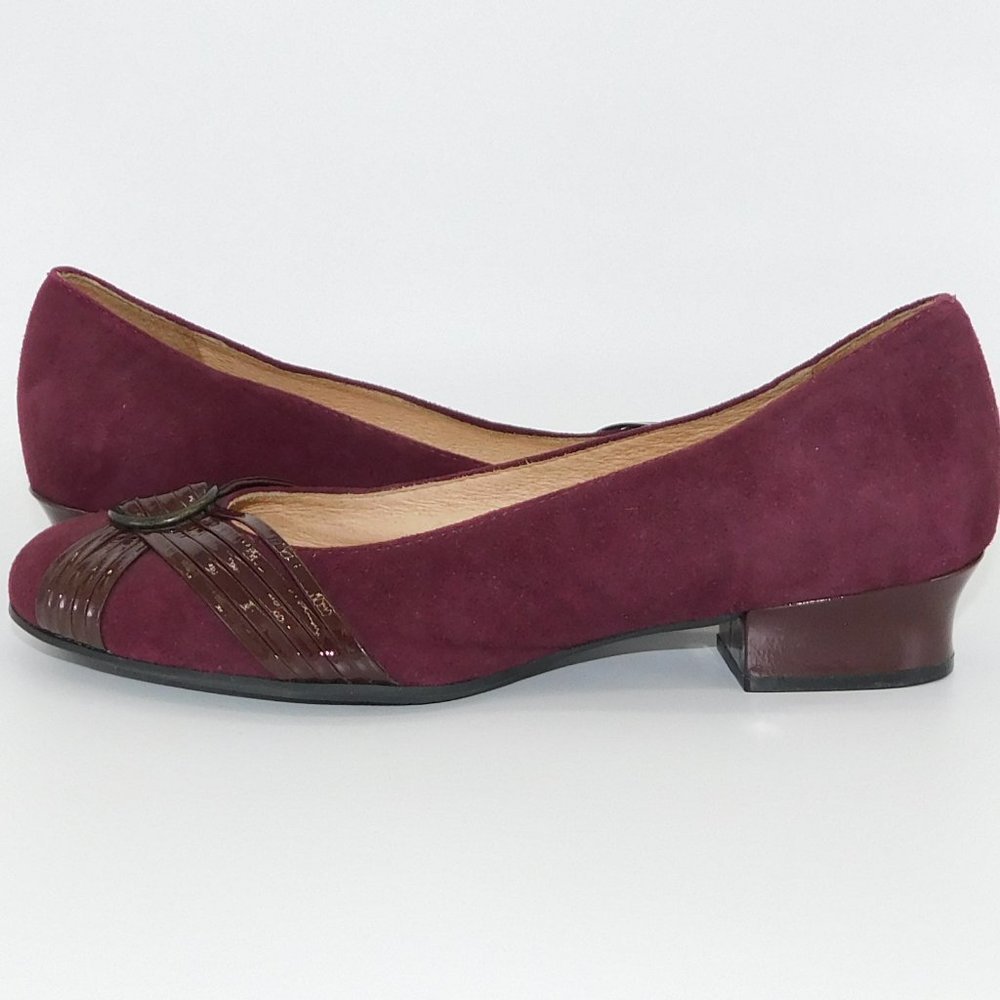 Nwot Clarks Artisan Raspberry Suede Slip On Loafer - image 5